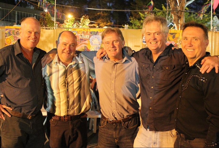 Willie and the old boys still shooting for the stars