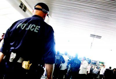 Liberals push for tougher knife crime laws