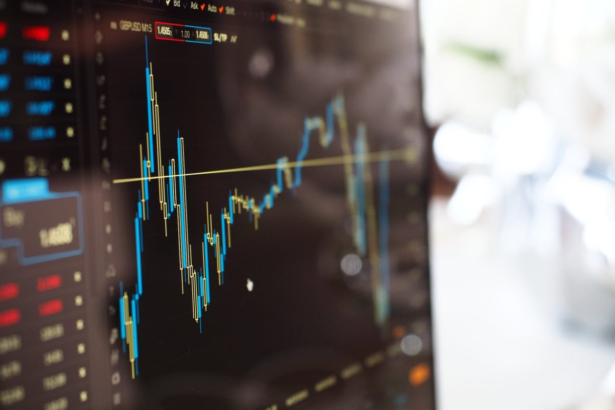 Shares hit four-month low as miners tumble