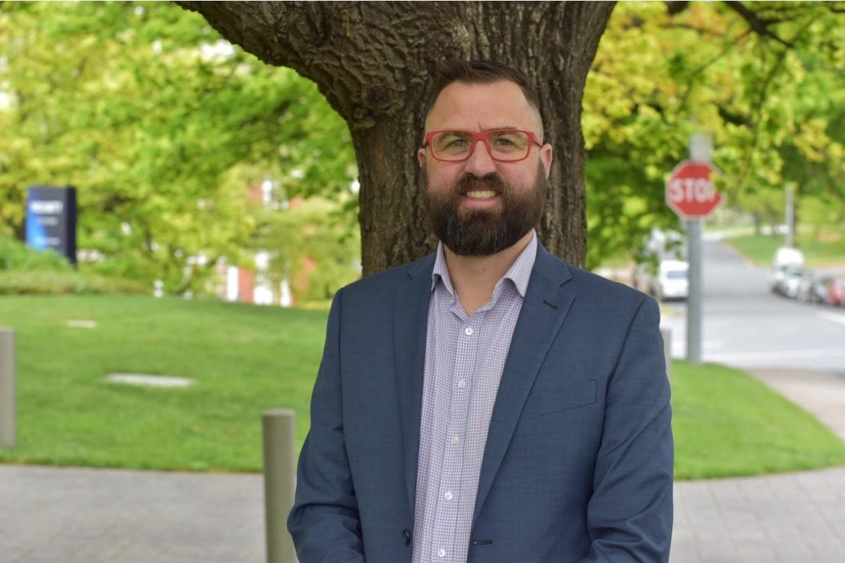 Former cop steps up to give status quo a shake