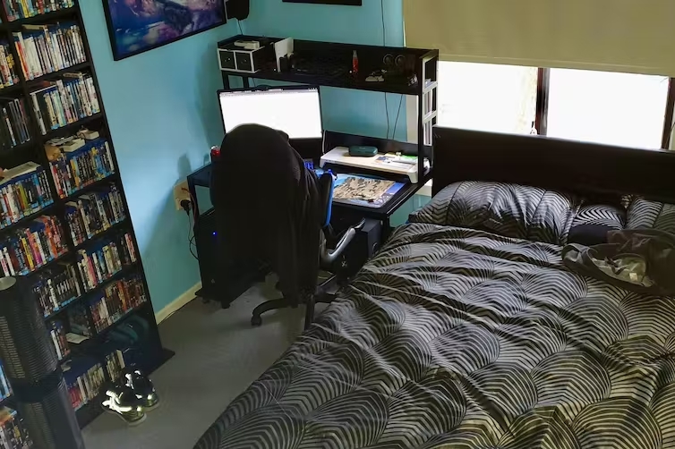 Busy bedrooms are bad for sleeping