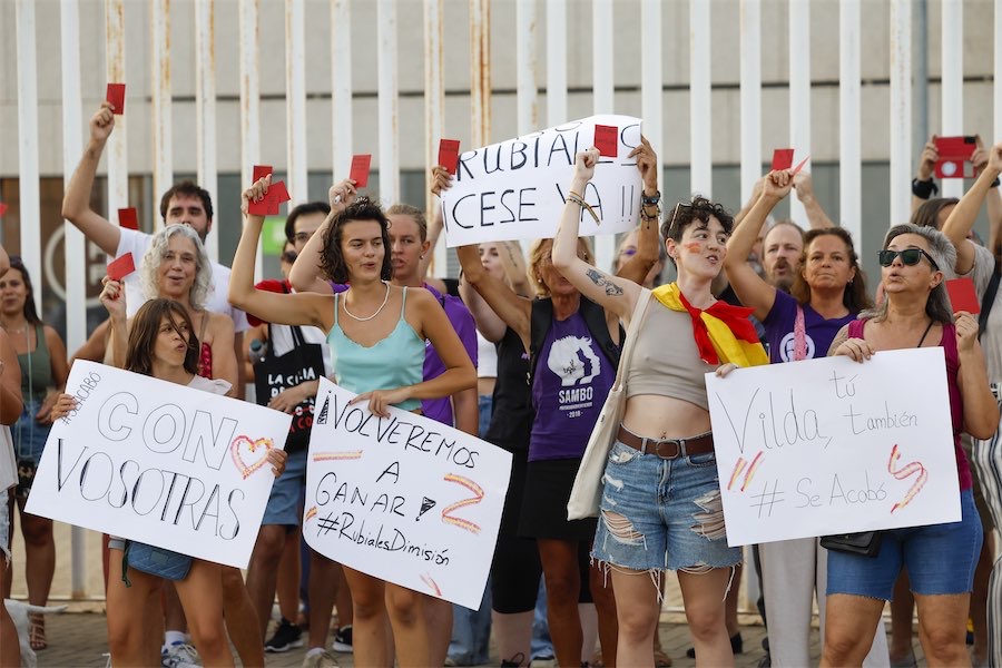 ‘Battle of the sexes’ is on the brink of war