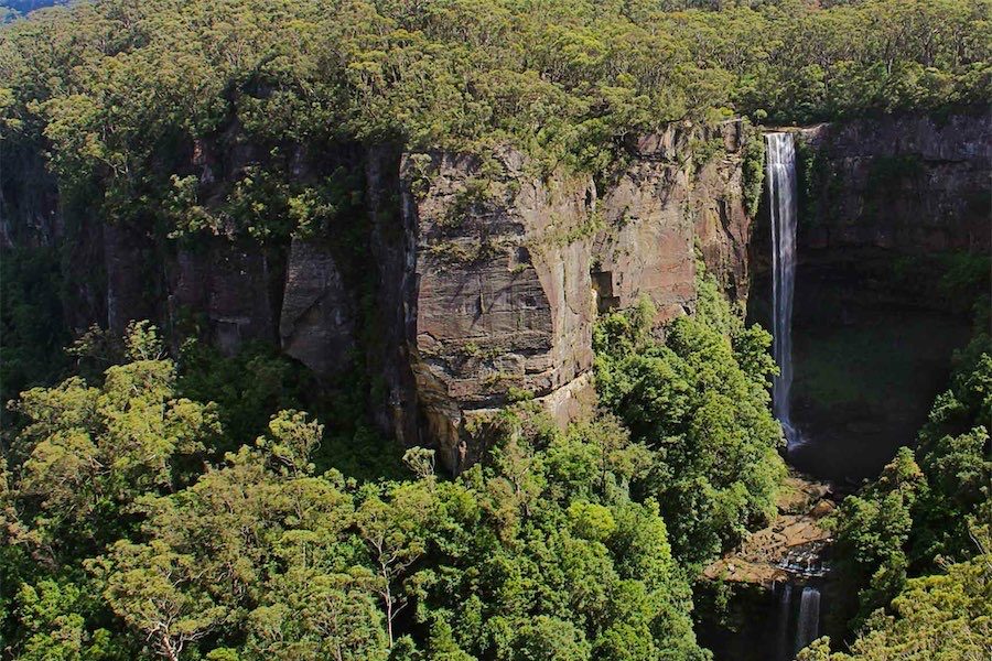 Man dies abseiling from cliff
