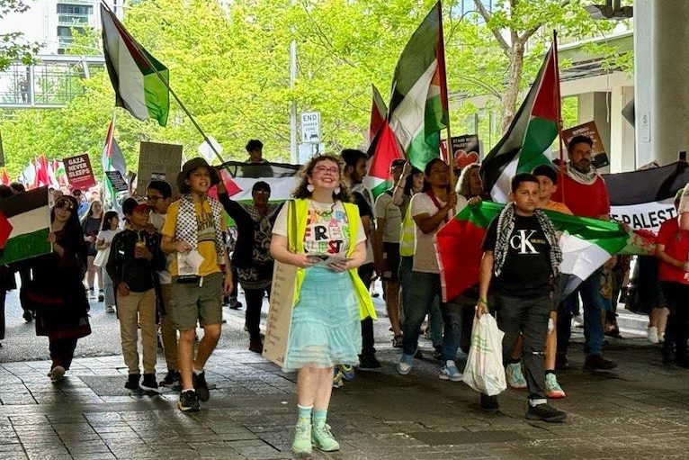Noisy Canberra protesters rally for Palestine