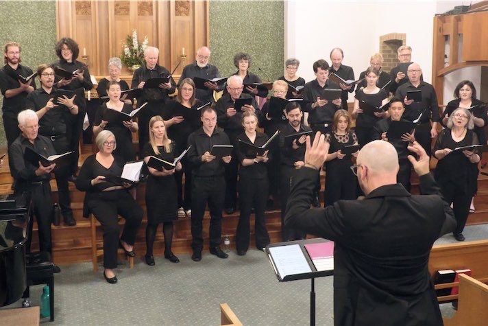 Choir’s joyful start to Christmas season