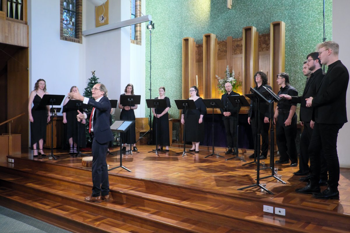 Time-travelling concert of Christmas carols