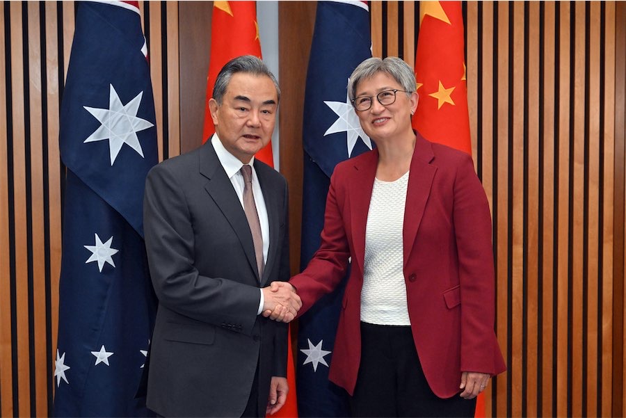 Chinese foreign minister declines to talk to the media
