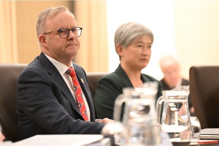 Cautious federal government ‘sharpens its elbows’