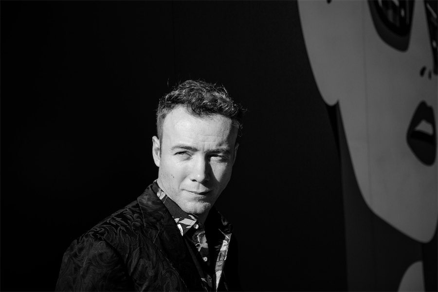 Laurence plays in radical Broadway exhibition