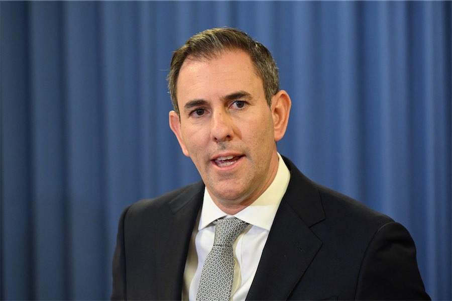 Treasurer distances himself from Swan’s RBA attack