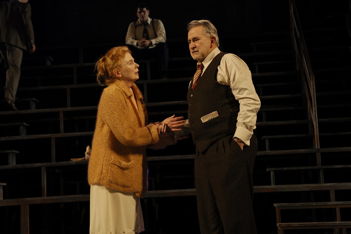 LaPaglia leads a ‘brilliant’ Death of a Salesman