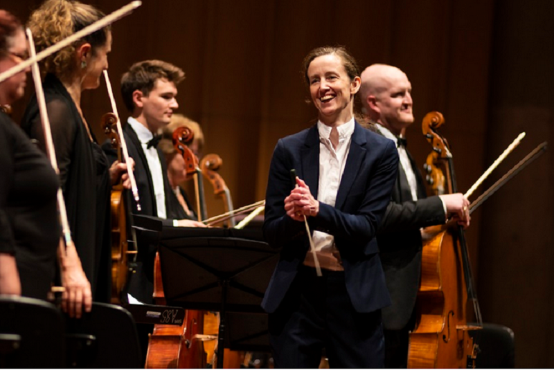 Cottis takes orchestra to an enjoyable place