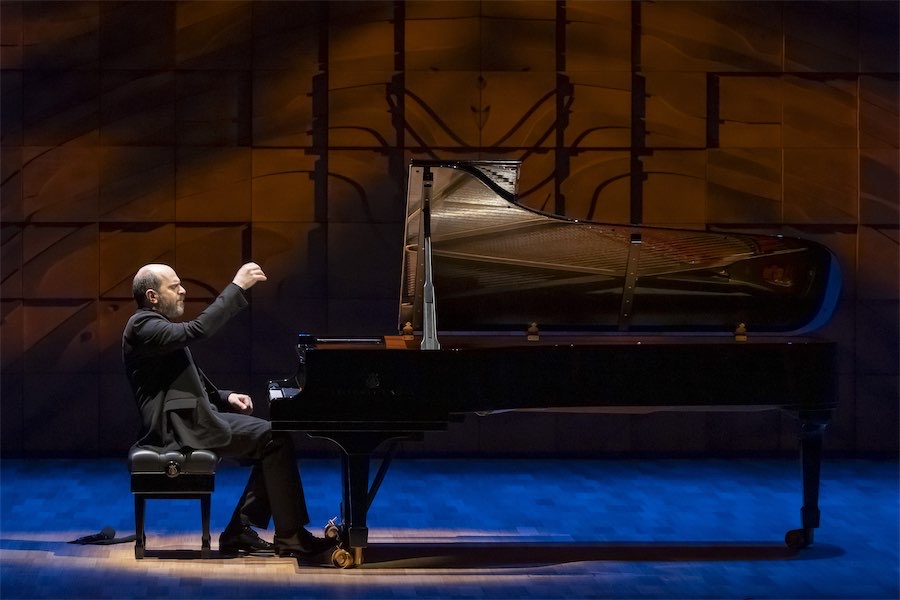 Poet of the piano makes difficult playing look easy