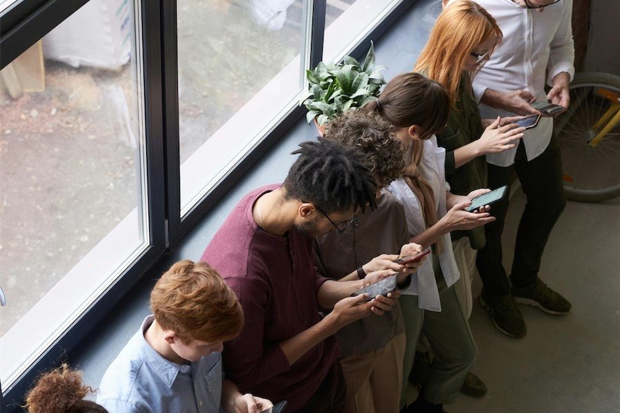 Your smartphone is a parasite, according to evolution