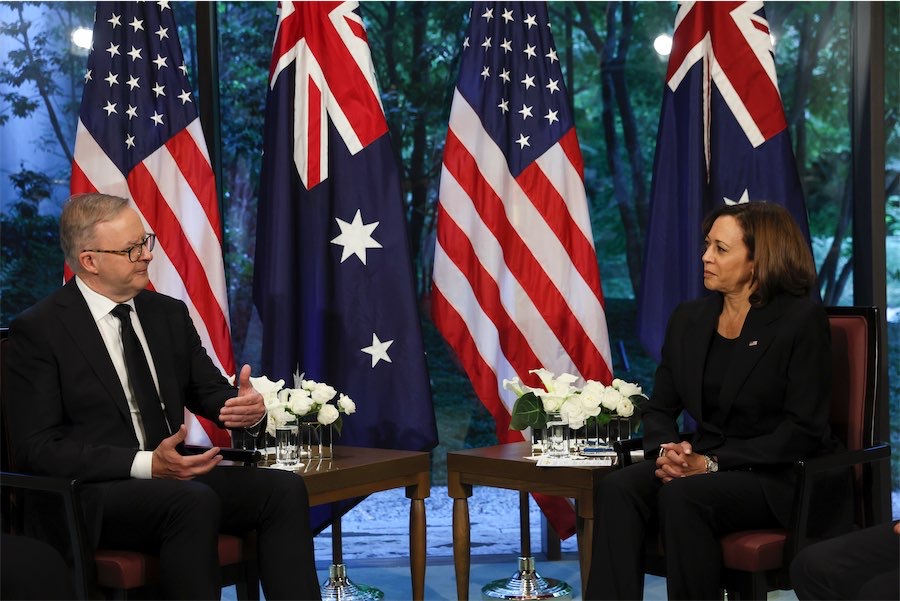 The US political contrast: money, campaigning and razzmatazz