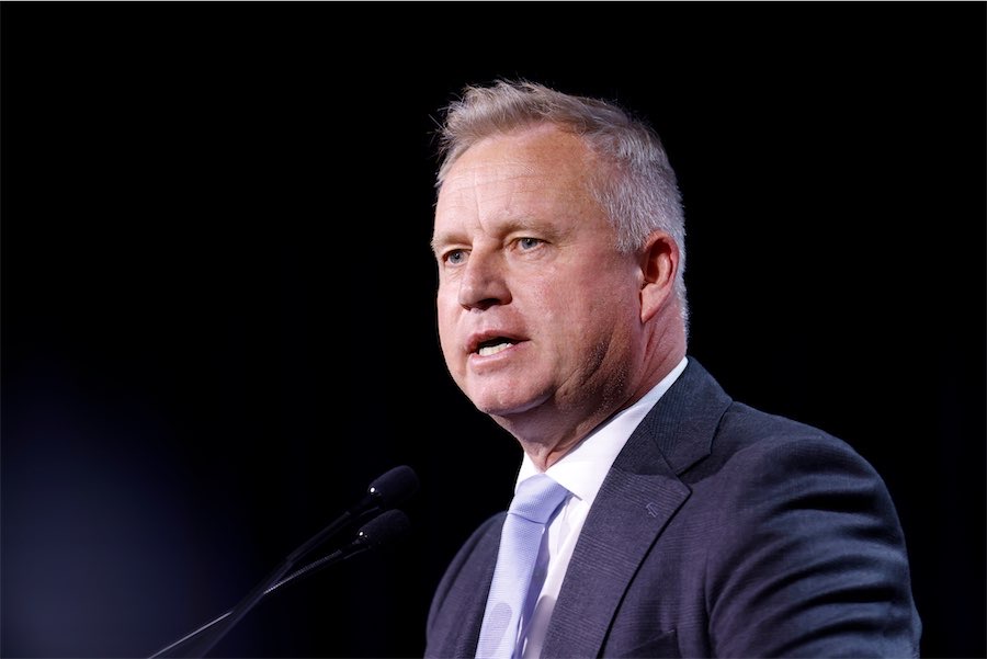 Ex-premier tips Liberal leadership change to avoid poll