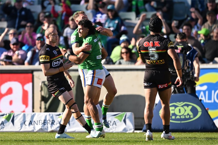 Stunning Raiders beat Panthers to keep season alive