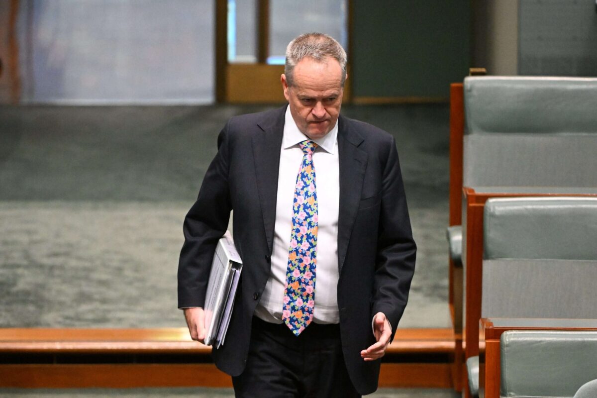 Labor stalwart Bill Shorten quits politics for uni role