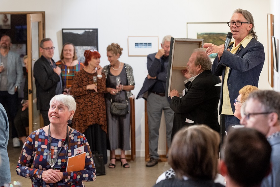 Arts patrons out in droves for auction