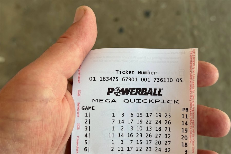 Queanbeyan woman wins $60m Powerball