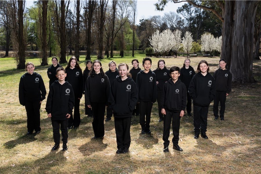 Choir’s Christmas song cycle rolls over the world