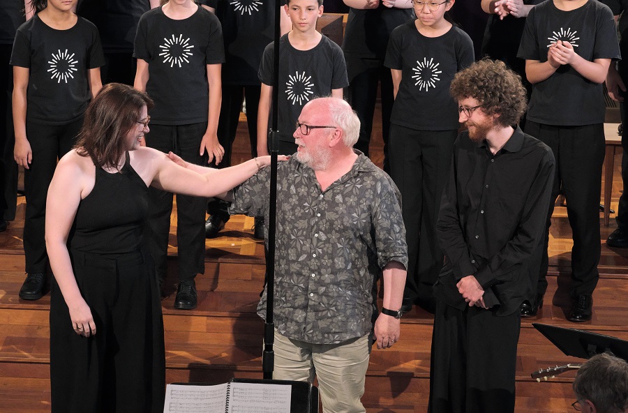 Children’s choir bedazzles with Christmas song cycle
