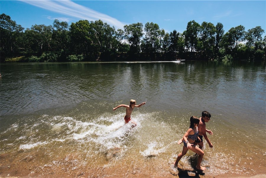 ‘Uncontrollable’ fire threat as mercury soars