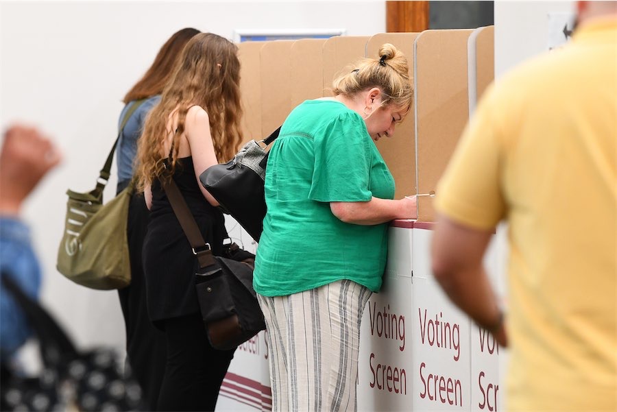 Women return to coalition as Labor hits gender parity