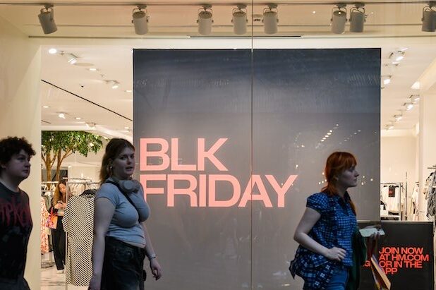 Consumer spending plunge brightens hopes of rate cut