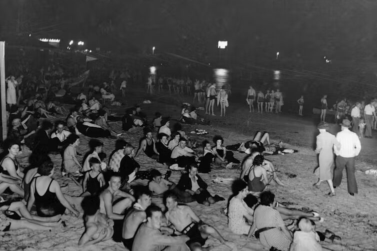 Heatwave: sleeping on beaches and staying social
