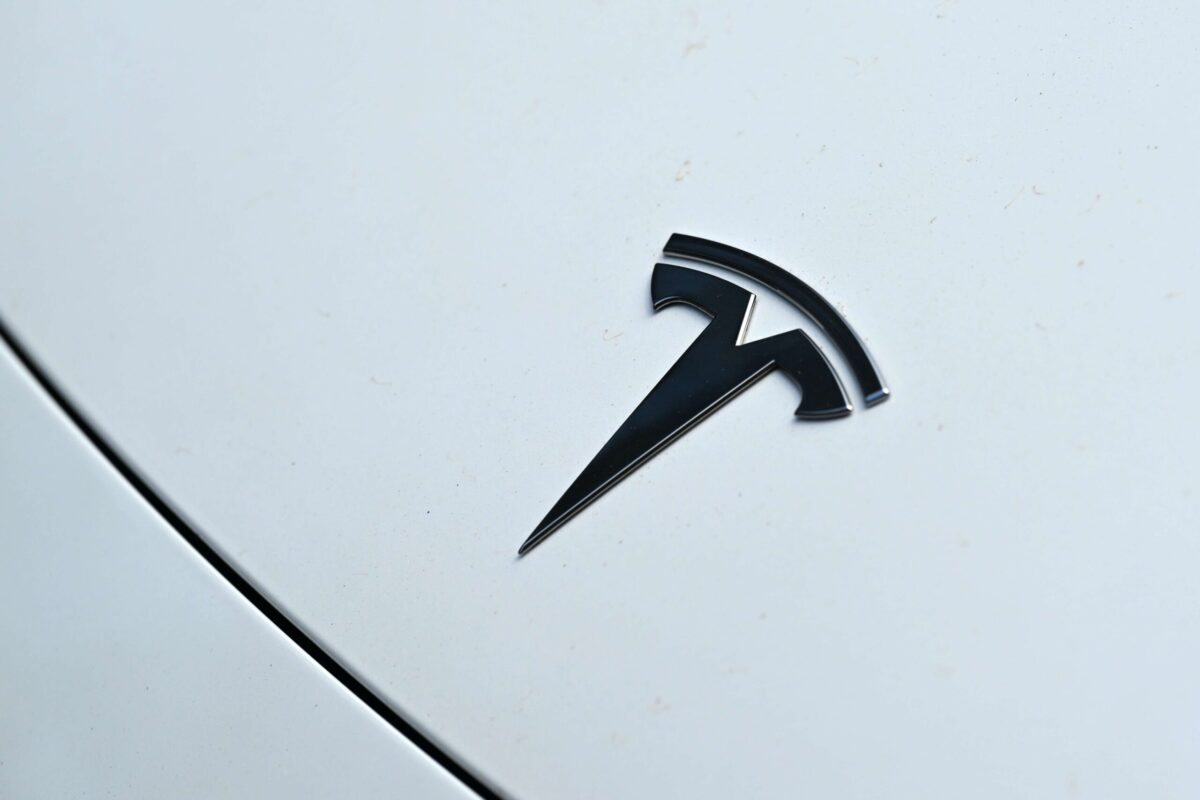 Tesla owners sue for cars ‘falling flat’ on tech claims