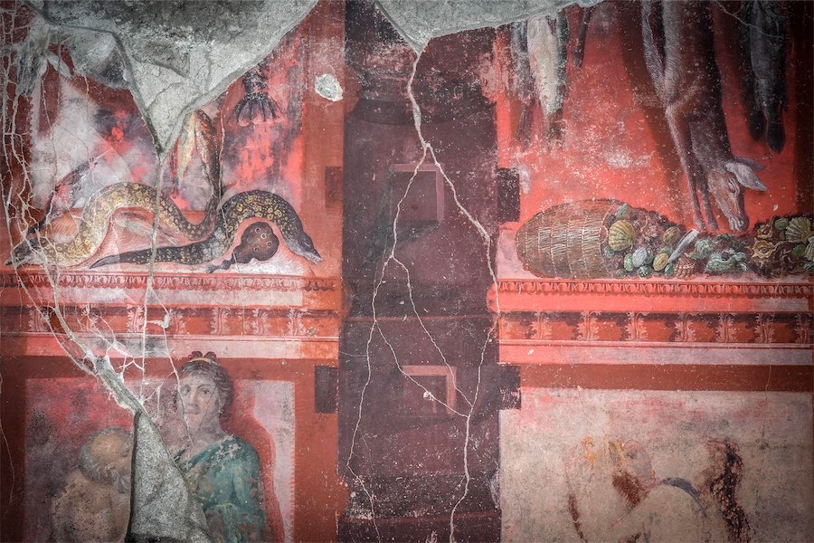 Frescoes found in Pompeii shed light on ancient rituals