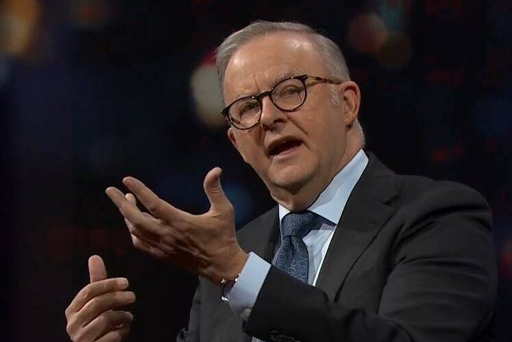 PM faces thorny questions, hostile public grilling