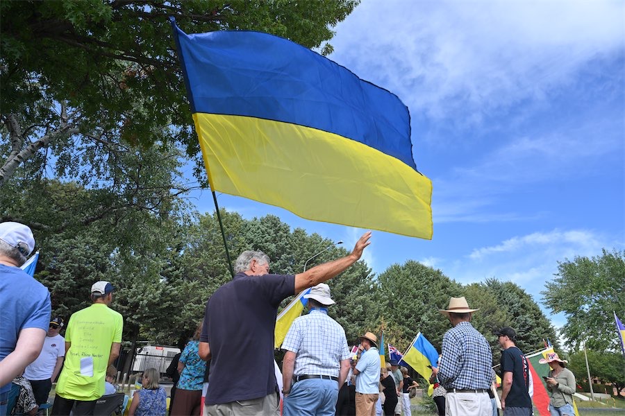 Ceasefire first call amid Ukraine peacekeeping push