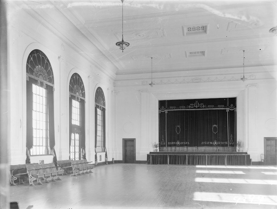 Group treads the historical boards of Albert Hall