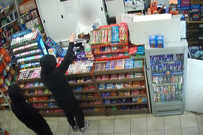 Video: shop assistant assaulted and robbed in Civic