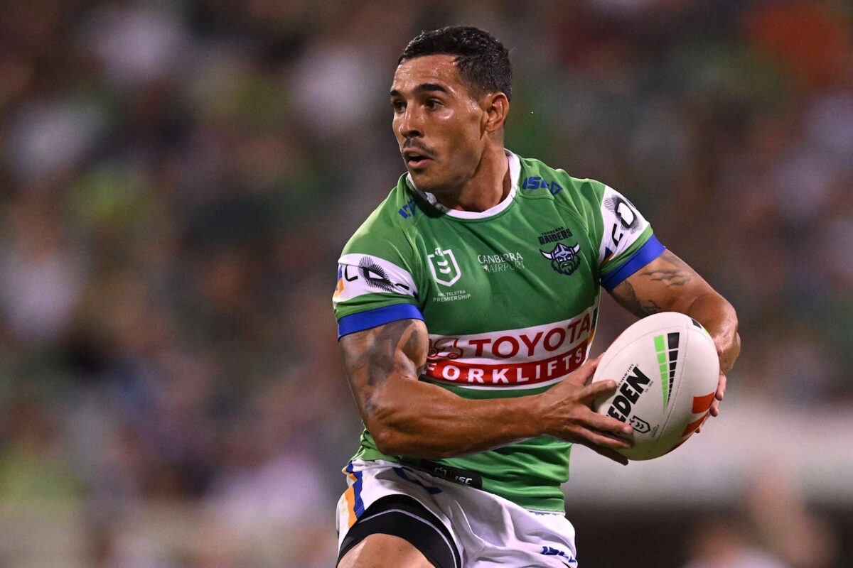 Raiders taking star half’s contract talks to the wire