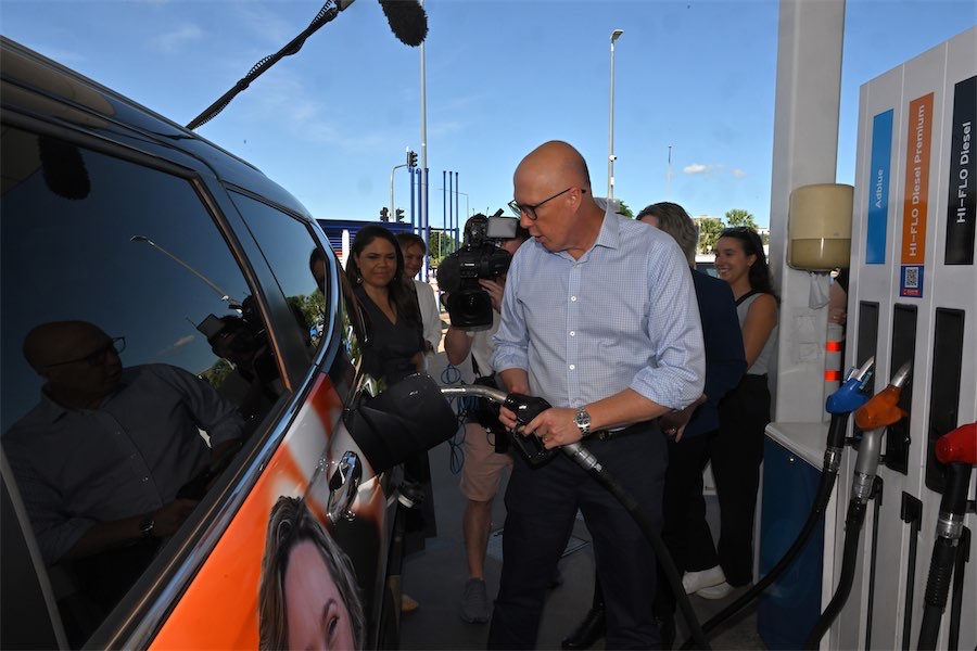 Cheap batteries pledge powers Labor re-election push