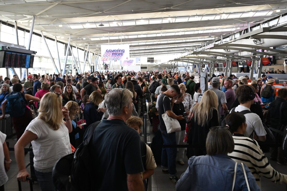 Bumper crowds as savvy travellers hop into Easter break