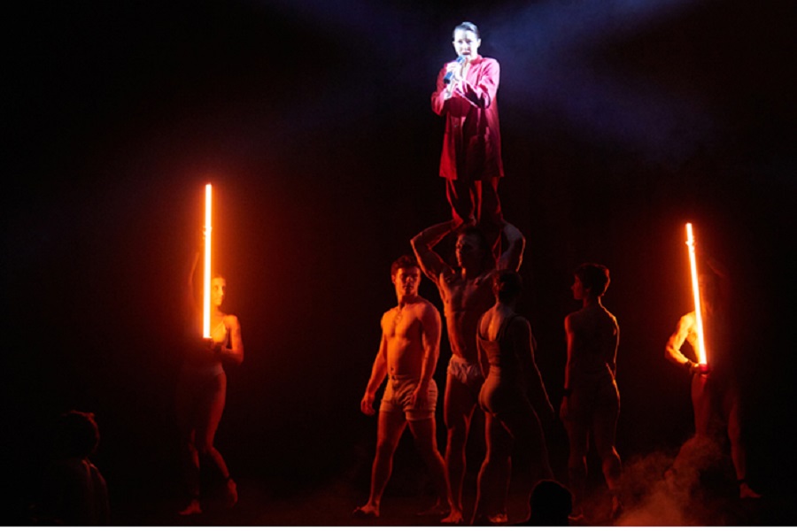 Ambitious acrobatics and thumping beats in The Mirror