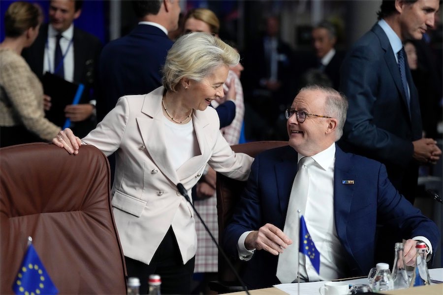 EU pushes defence ties amid hope for trade breakthrough