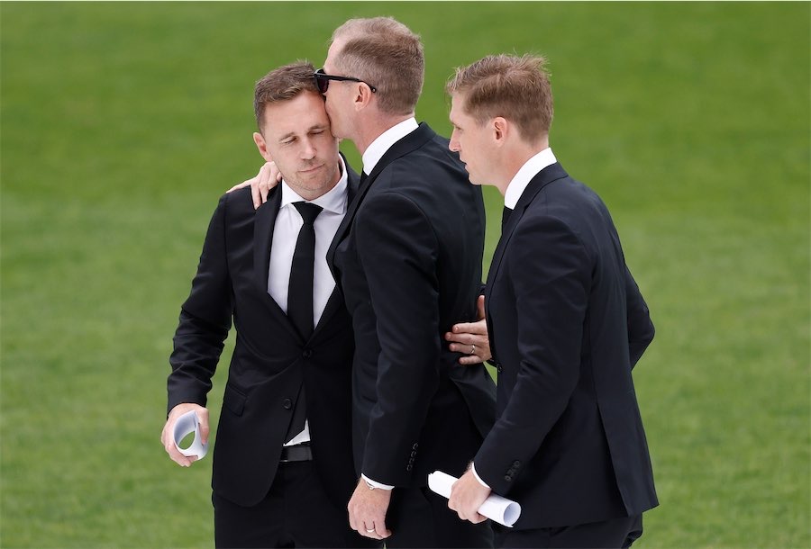 Ex-Eagle Adam Selwood dies months after twin’s passing