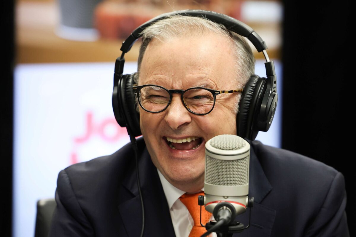 Pollies told to listen as podcasters muscle mass media