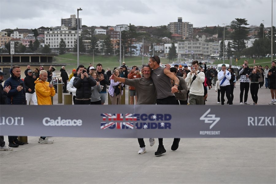 Man becomes fastest runner to cross Australia on foot