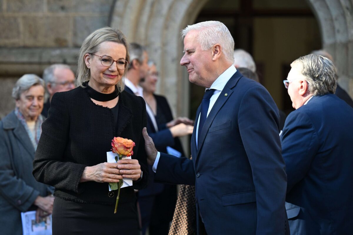 ‘Chain of love’: political leader farewells her mum