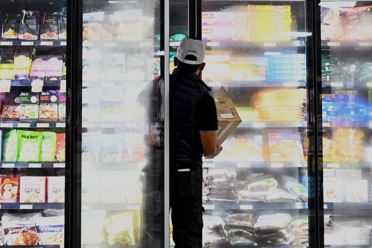 Pricier supermarkets sour on grocery cost survey