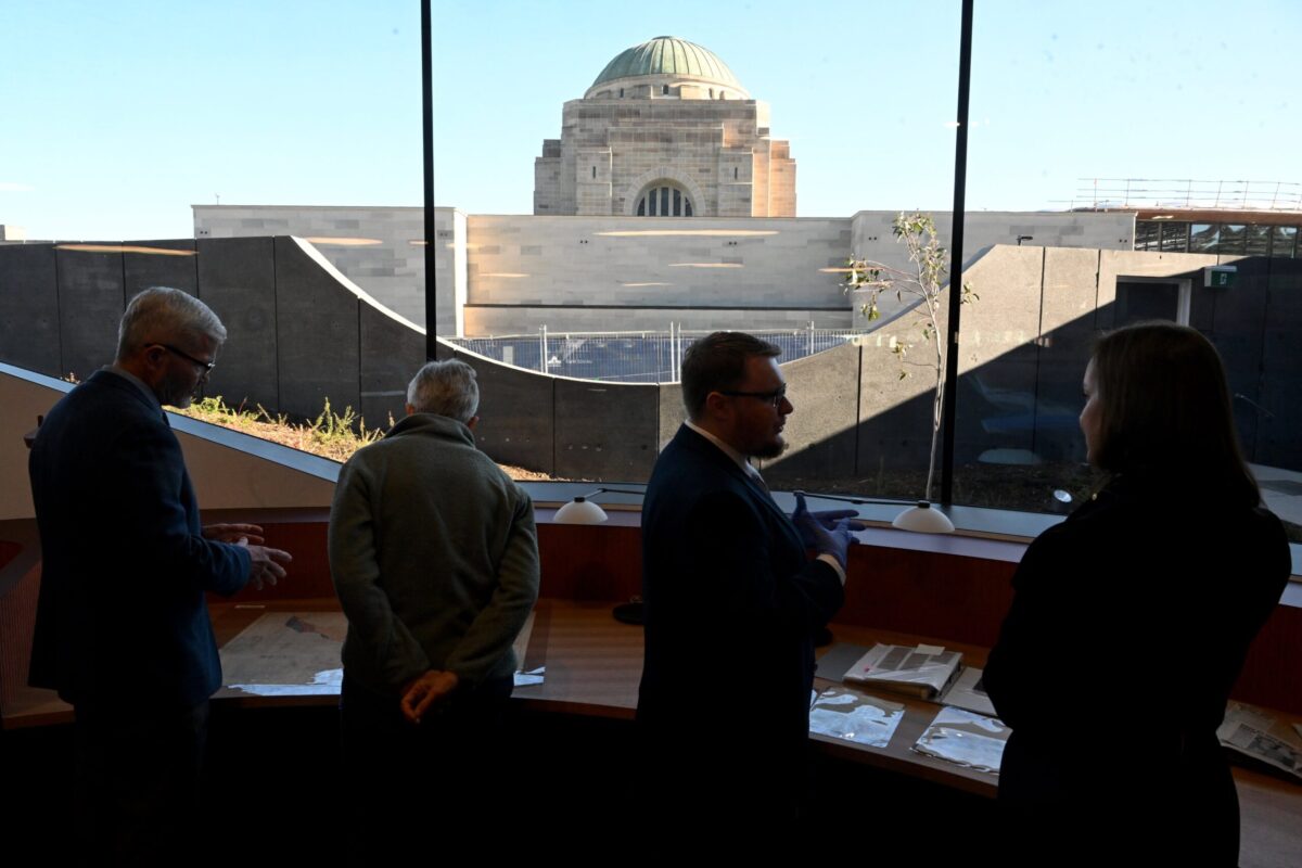 Traffic delays as AWM exhibits head home