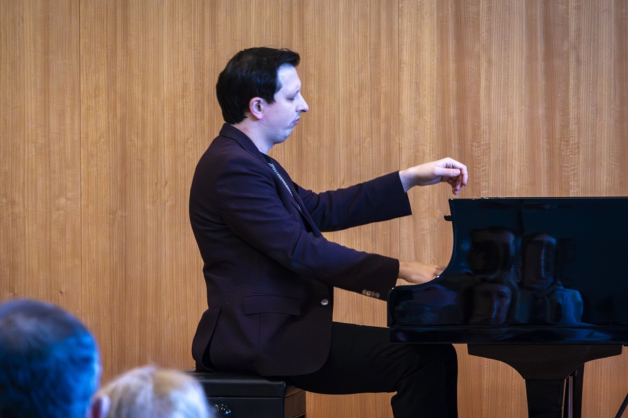 Krupiński’s performance of technical and emotional pleasure