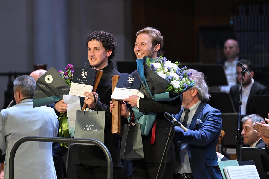 Weiss wins conducting prize in Armenia
