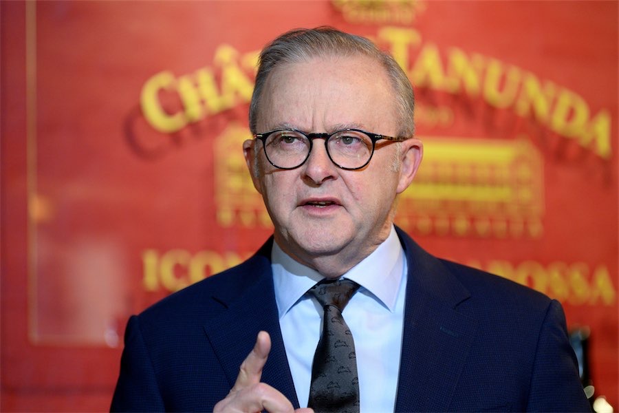 PM to walk diplomatic tightrope in crucial China visit